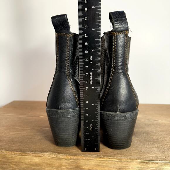 boc Chelsea Heeled Ankle Boots Womens 7 Chunky Leather Lugged Minimalist Comfy - Picture 8 of 9